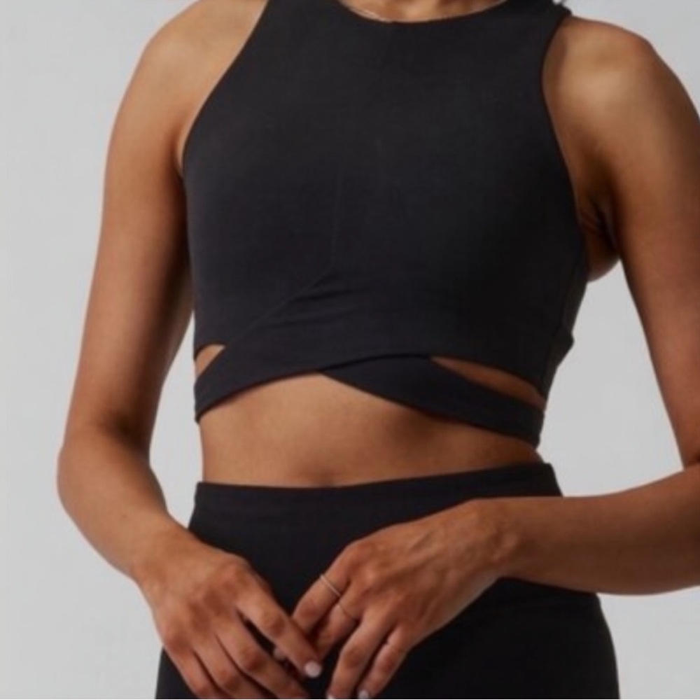 NWT Athleta Conscious Cut Out Crop D-DD - Picture 6 of 9